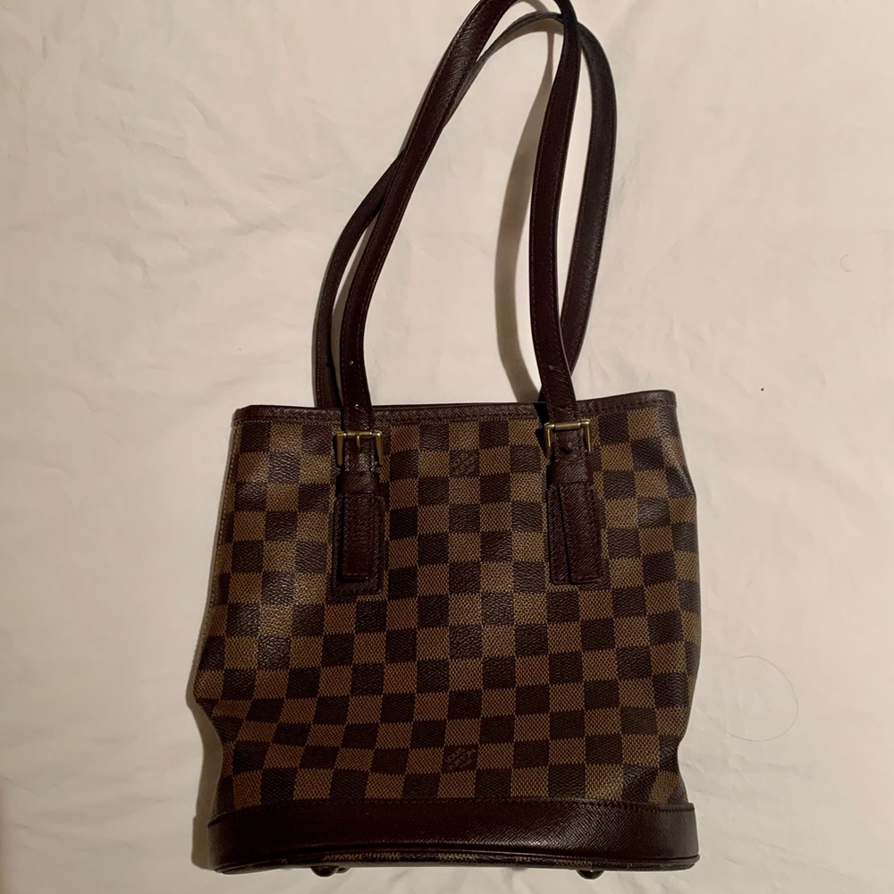 LOUIS VUITTON Damier Ebene Marais Bucket Bag- Like New EXCELLENT Condition